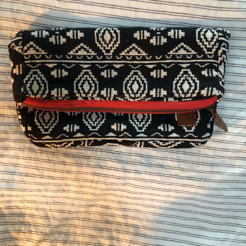 NEVER USED Billabong Clutch